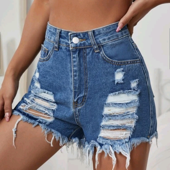 NWT Ripped Raw Hem Demin Shorts Large - Picture 4 of 5